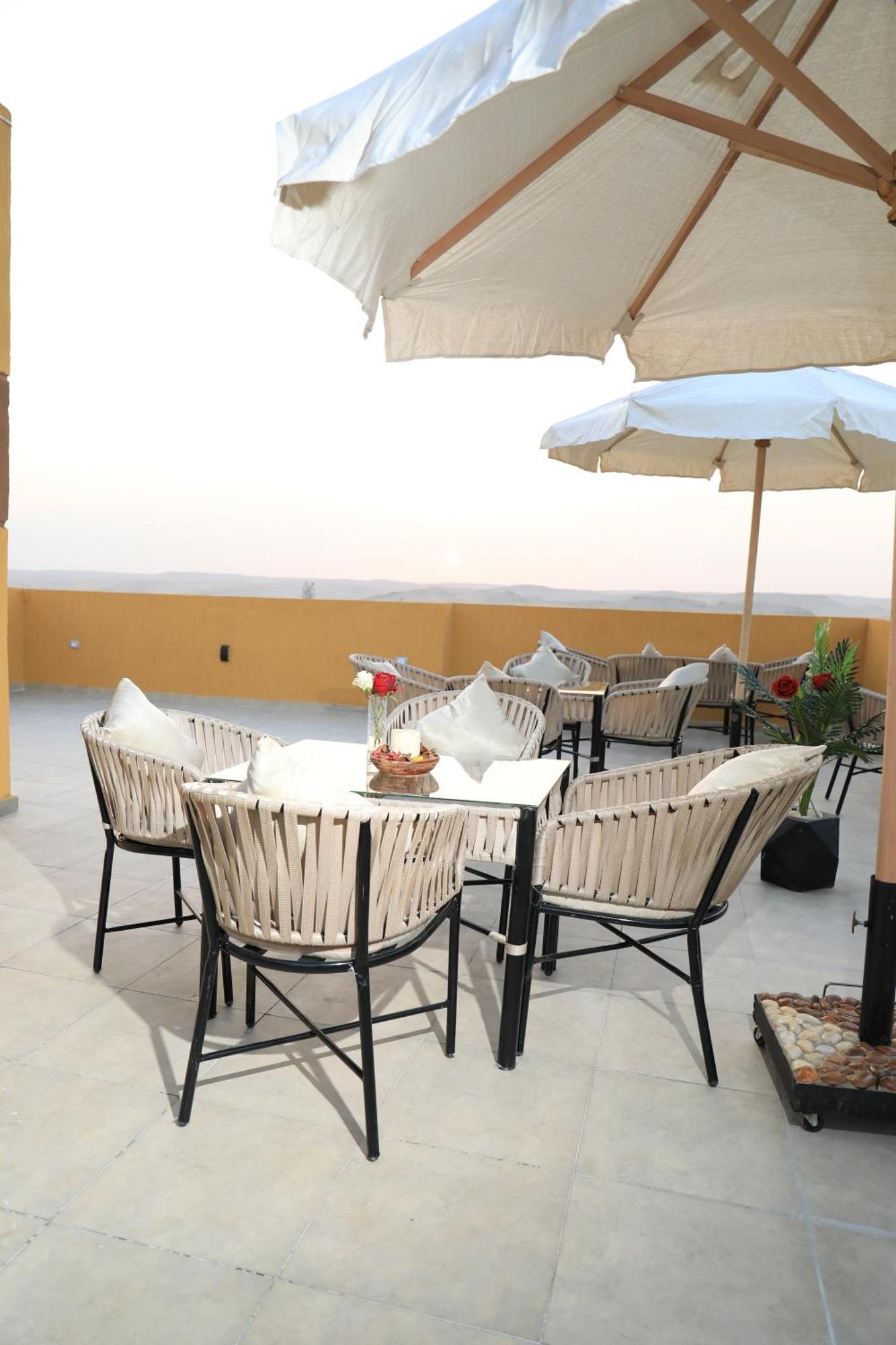 Pyramids Heart Hotel Kafrat al Jabal Bagian luar foto